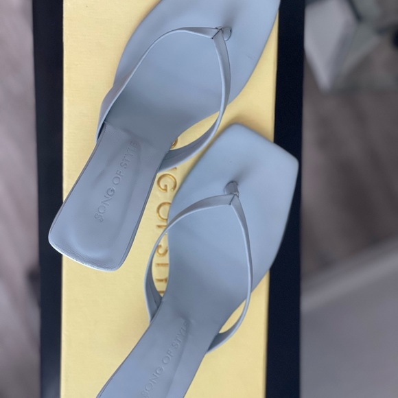 Song of Style Mia Heel in Icy Blue - Picture 3 of 4